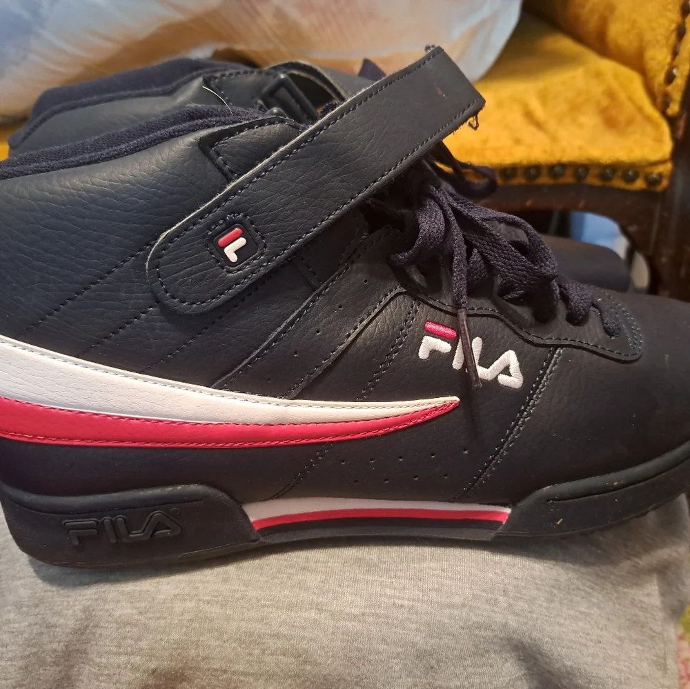 Fils - Picture 2 of 6